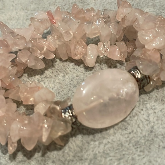 Rose Quartz Stretch Bracelet 6-8” - Picture 1 of 4